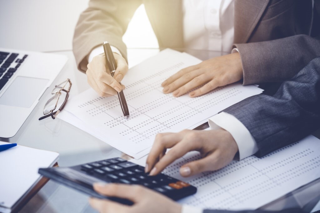 7 Tips To Outsource Professional Bookkeeping Services